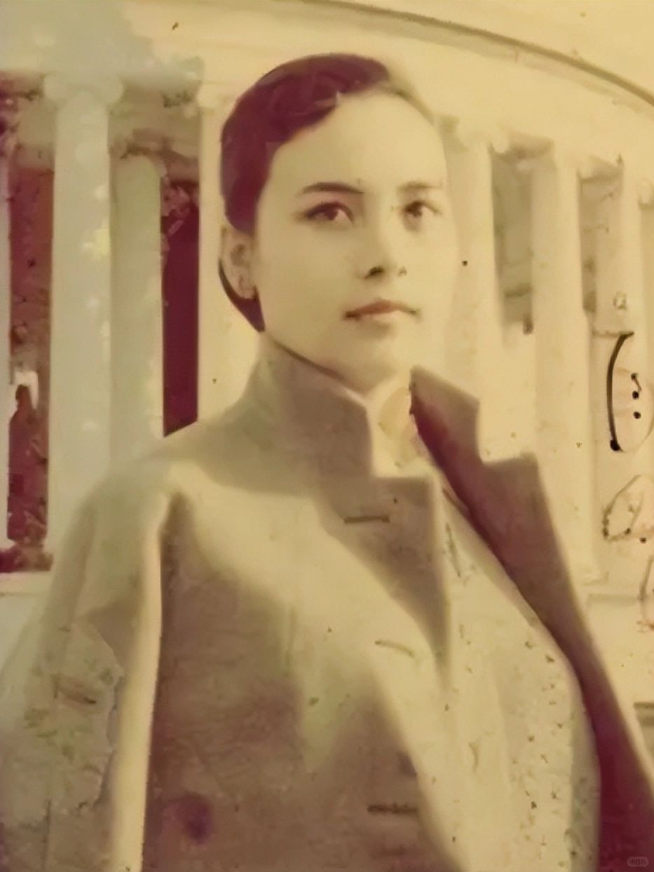 1957年，蒋经 国的女儿蒋孝章赴美留学。为了女儿的安全，蒋经 国拜托俞大维的大...