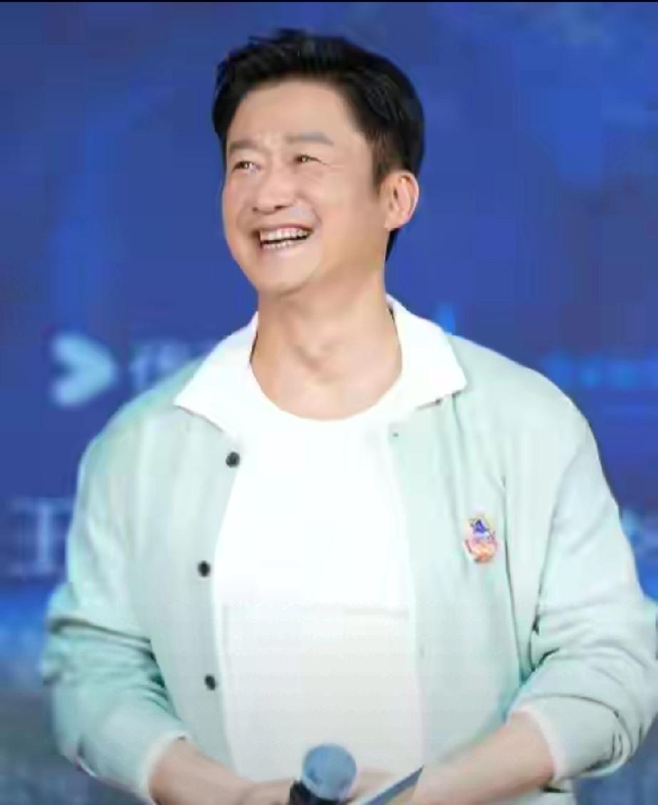 笑翻全场！吴京首映礼给谢楠鞠躬，硬汉夫妻把主场变商务会谈
 
    《登月》首
