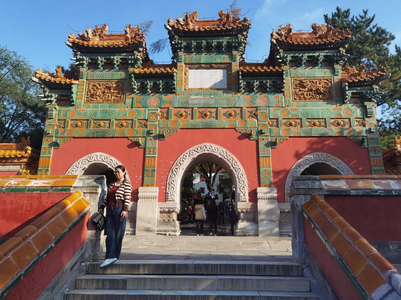 今天发承德外八庙普陀宗乘之庙（小布达拉宫）照片。普陀宗乘之庙是乾隆皇帝为祝贺自己