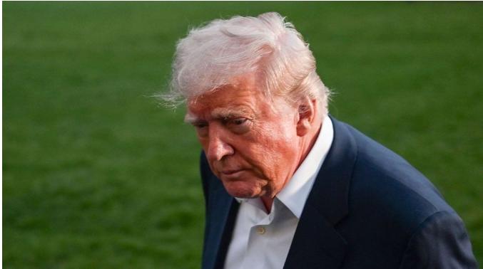 仗是特朗普自己打的，人是他下令斩的，开战头几天他还在镜头前咧嘴笑，一周之后画风全