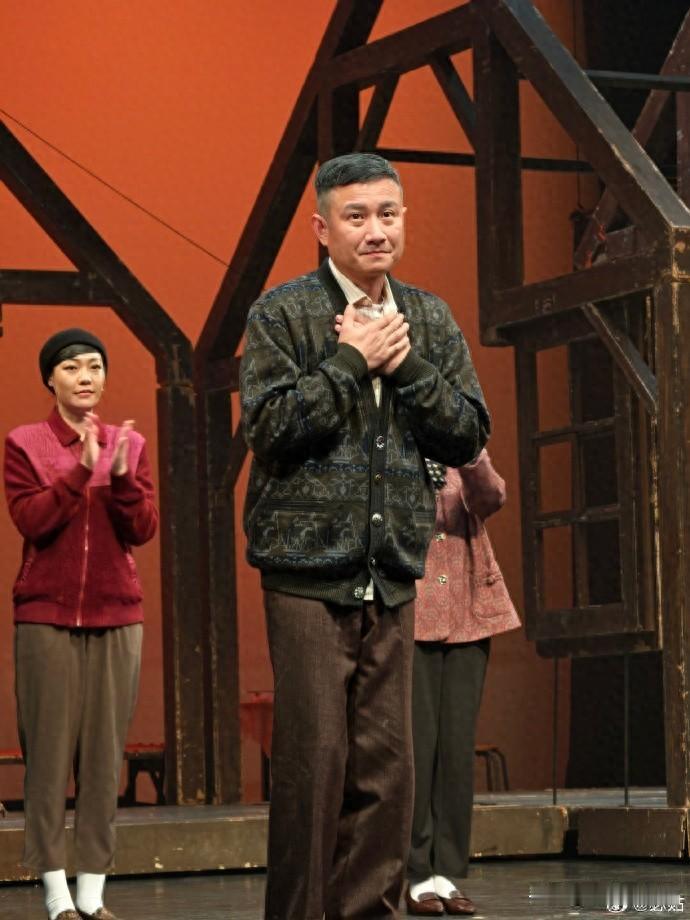 12月10日报道，物极必反，否极泰来，站太高，摔最惨，根基不稳，风大了根基就容易