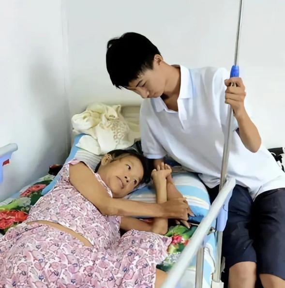 美国关税打压之际，中国又出现了一位厉害人物！他就是当初被清华校长亲自上门拜访，现
