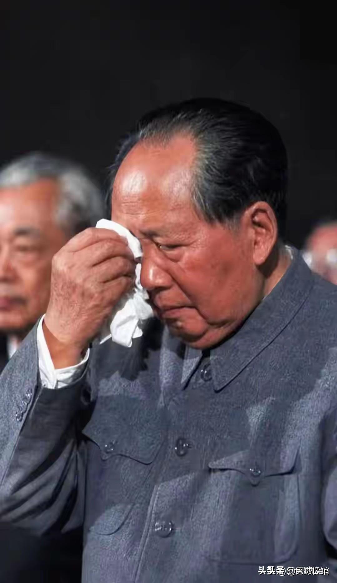 动情落泪[心]