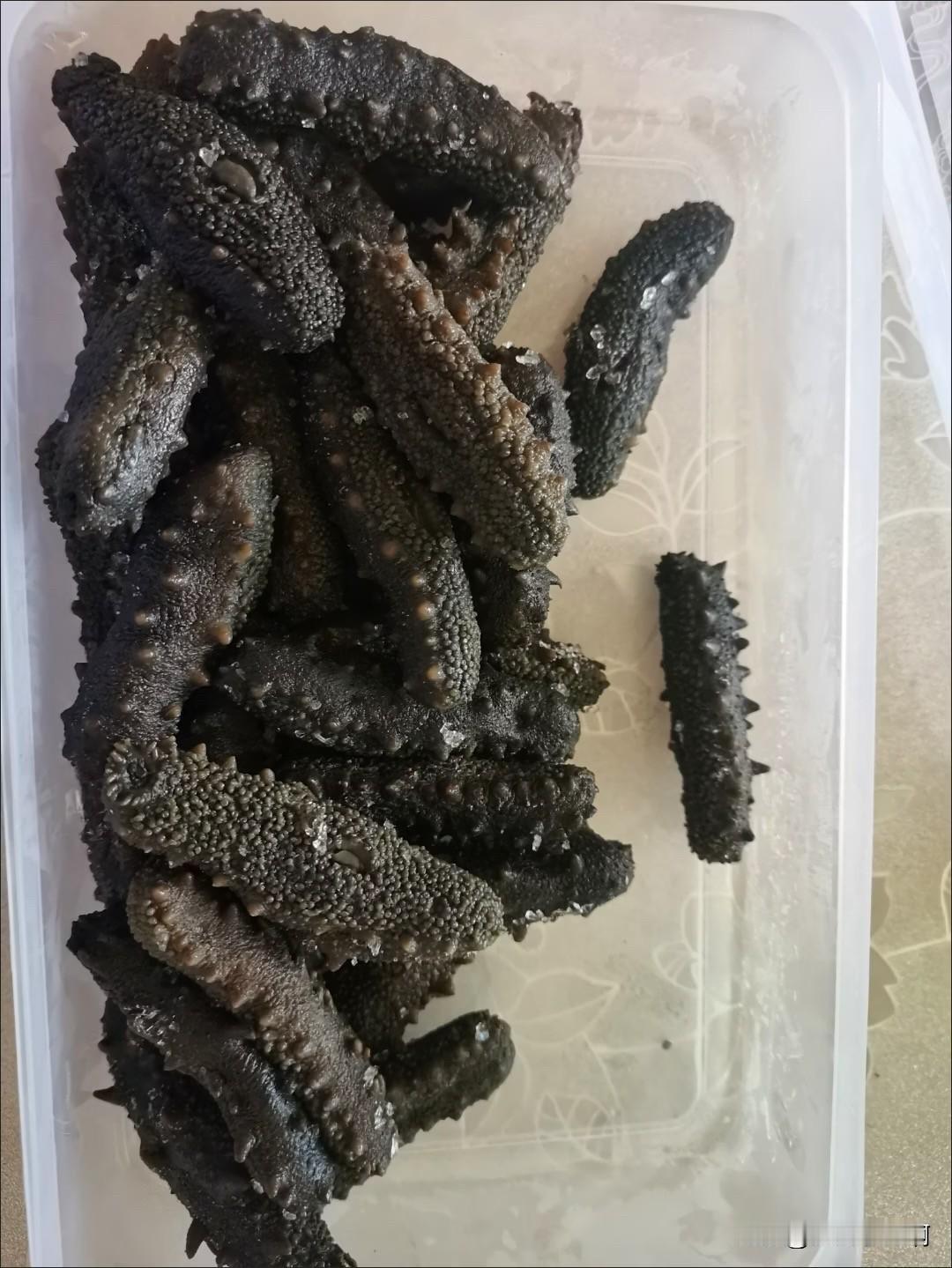经常有人让我帮忙看看她买的海参好不好。

我没法回答，你们这种行为很让我为难。