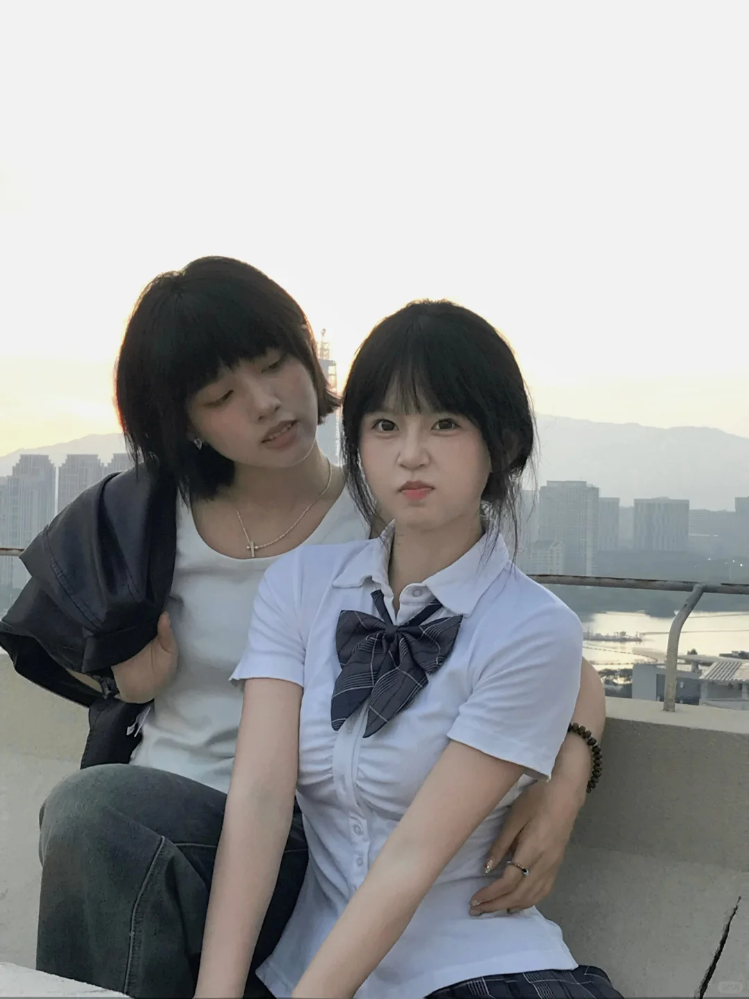 朋友偷拍的第一张合照