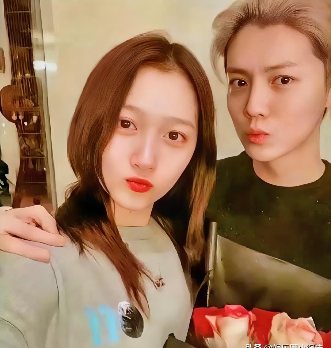 鹿晗关晓彤恋爱七年，无数次被传分手，却次次用稳定击碎流言。
当年顶流官宣，微博一