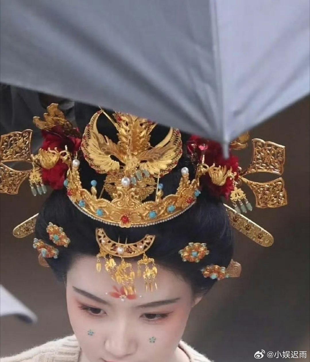 卢昱晓和田曦薇一样的造型 谁更适合 