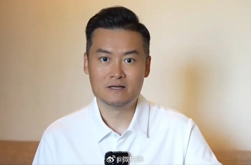 贺炜称法国队比两年前更加均衡 随着世界杯半决赛的临近，央视体育评论员贺炜谈到了自