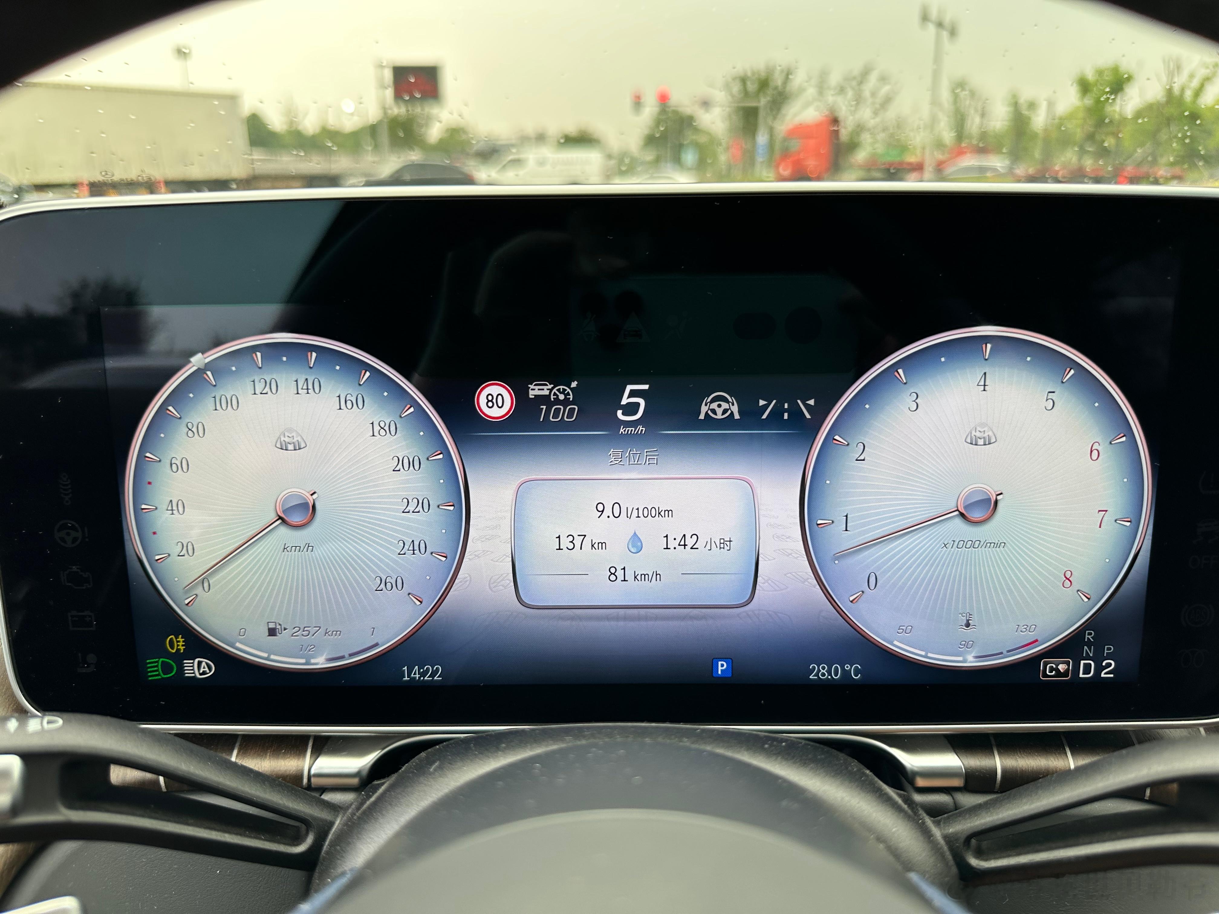 没用的知识又增加了，迈巴赫S680的6.0升双涡轮增压612马力900NM的V1