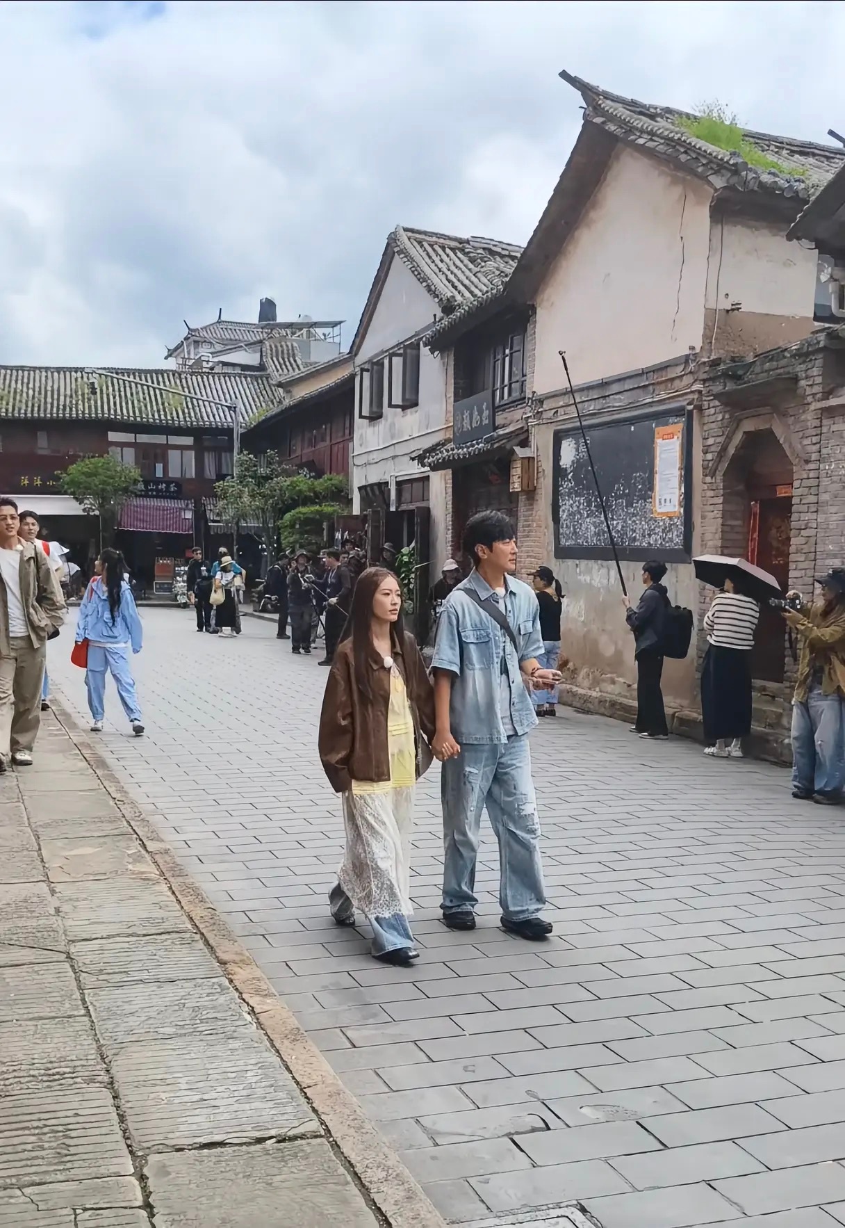 高梓淇是新还珠格格的萧剑 差点没认出来 居然是新还珠的萧剑 一下子梦回了 看到最