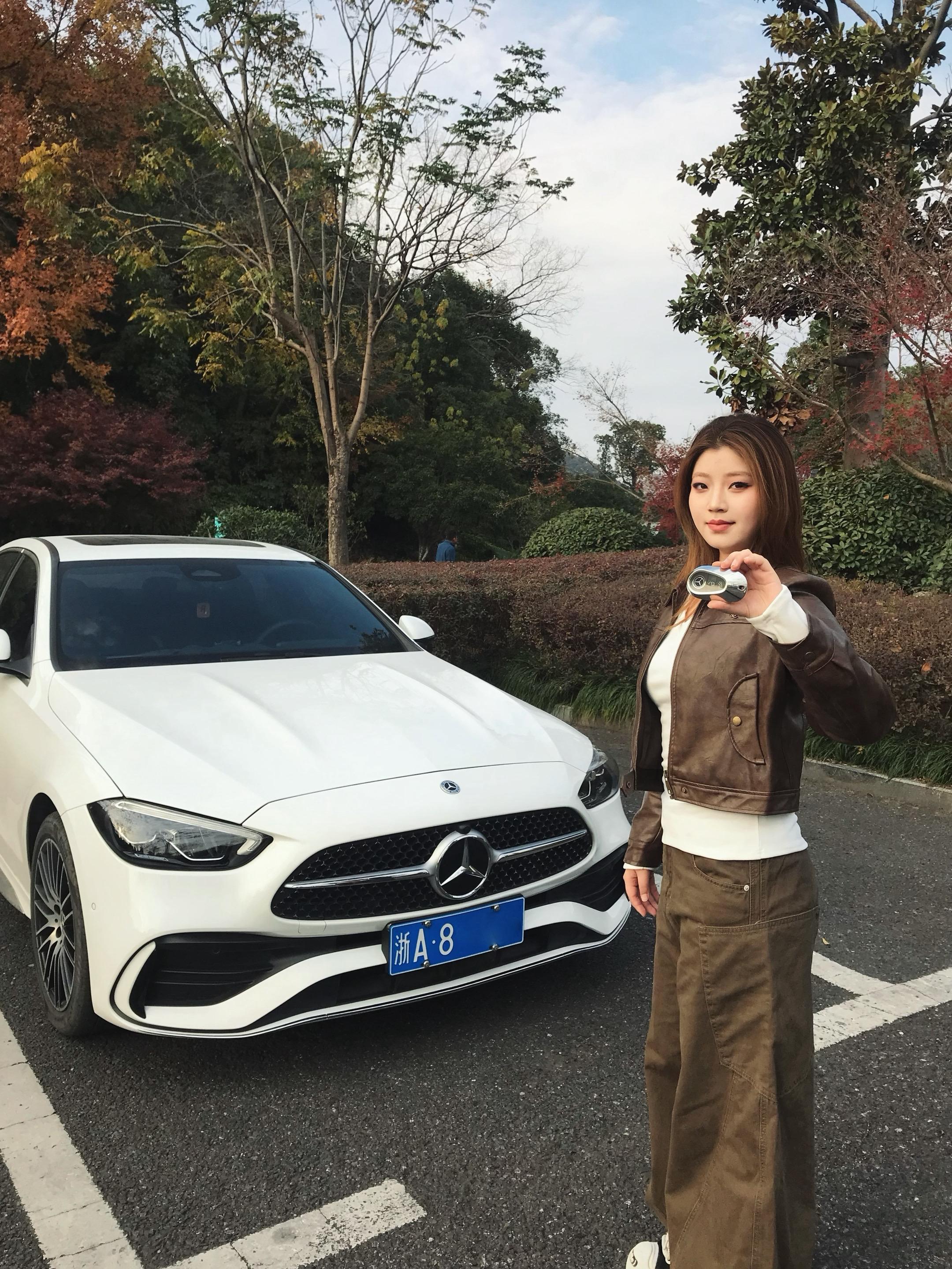 什么原因让你拼命努力赚钱买车的？是父母的眼泪 朋友的嘲笑 还是爱人的背叛？