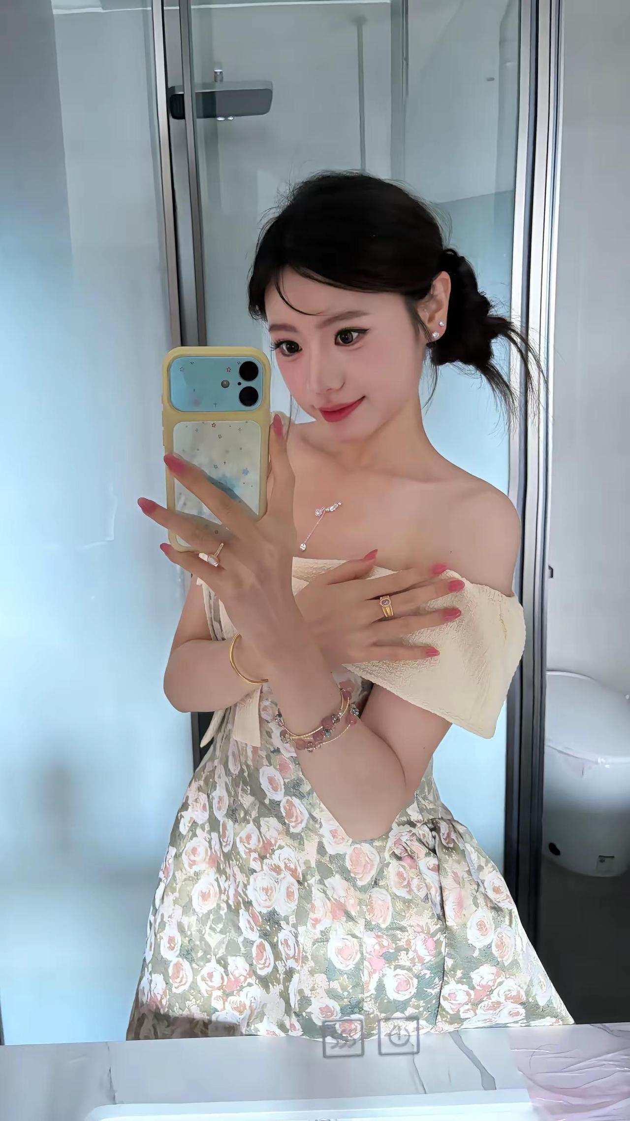 什么都不用管 把自己打理得漂漂亮亮 当一颗油盐不进的漂亮的四季豆
