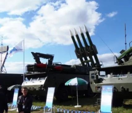 全球十大武器出口国最新排名
第一名：美国，主要出口接收国为沙特阿拉伯、乌克兰、日