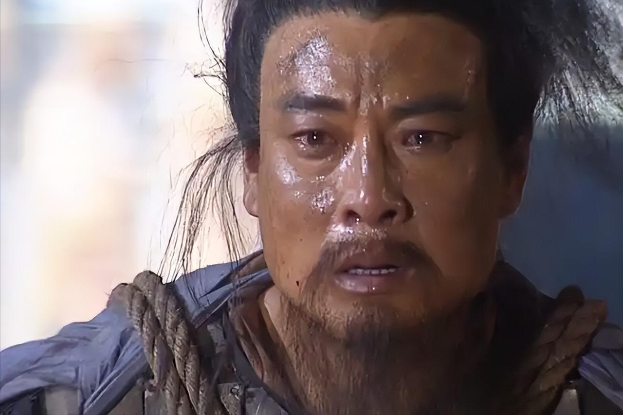 公元228年，马谡因丢失街亭被诸葛亮斩杀。但当马谡身首异处时，从他的口袋掉出了一