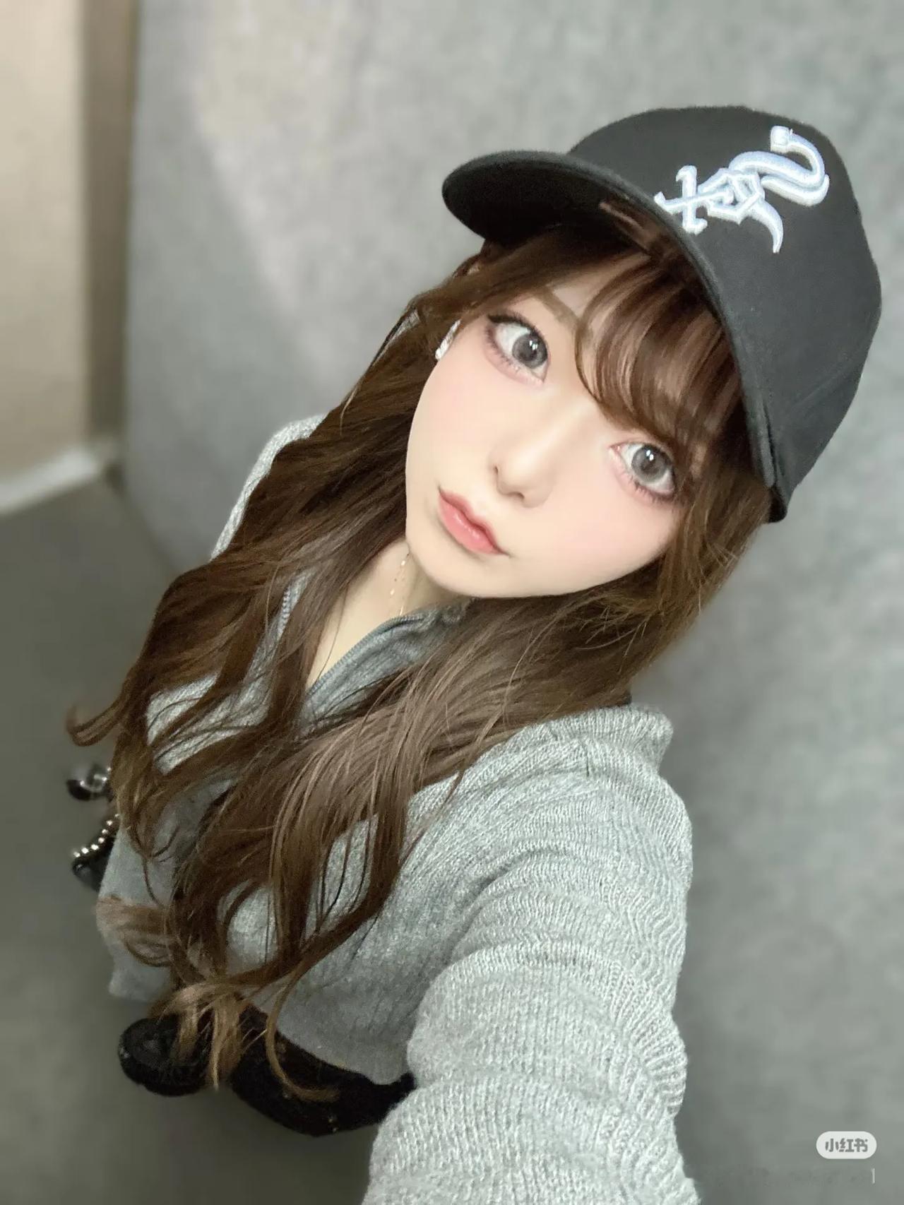 话说日本近几年就推出了许多颜值和气质都相当不错的新晋博主，而Meryjane就是