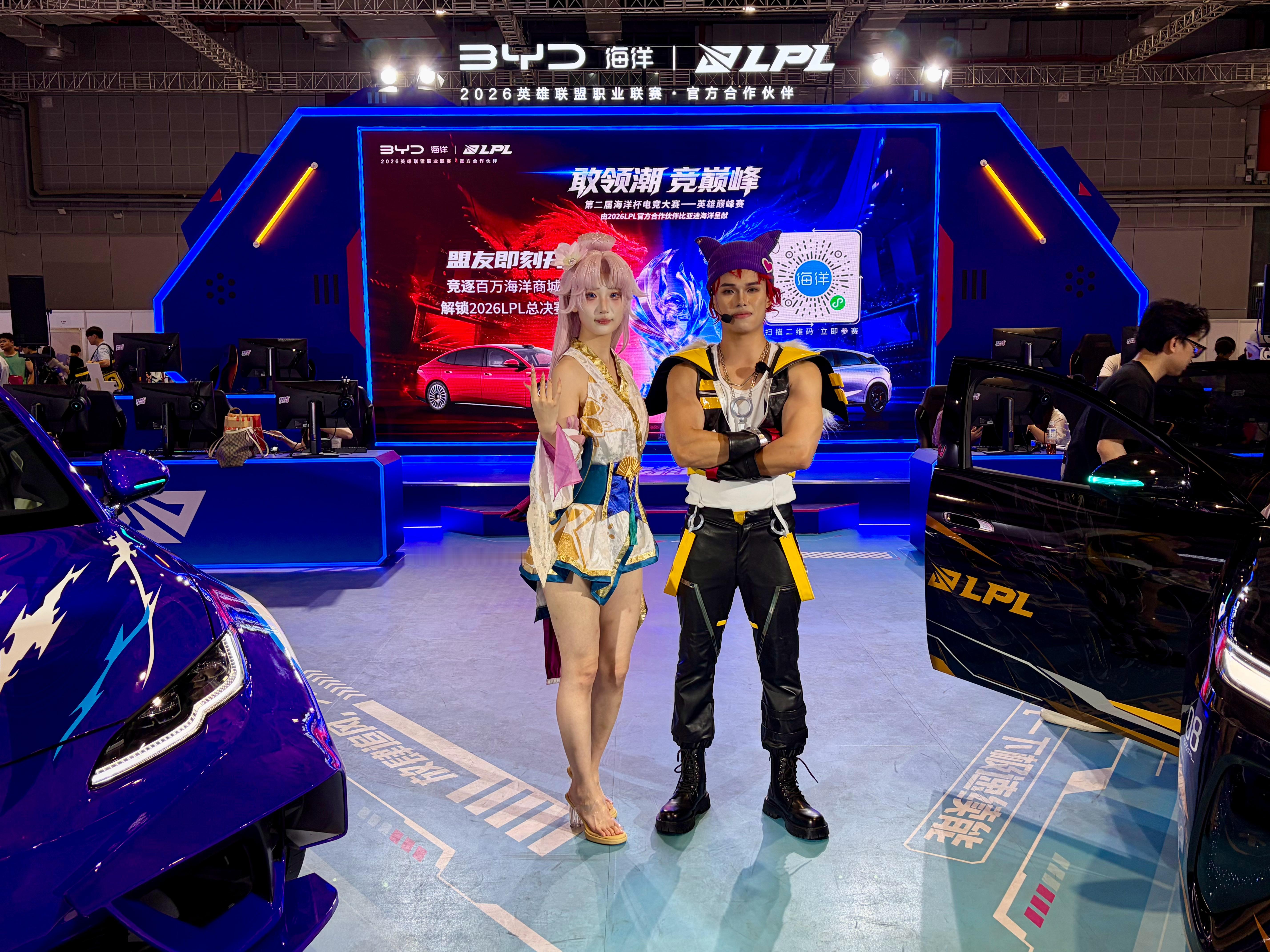 昨天bw的cosplay总体来说还是比较成功这10天的高强度健身没有白练聪式生活