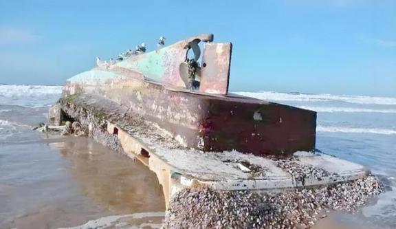 航母竟是 “超级捕鱼船”？一位在海上捕鱼摸爬滚打大半辈子的老渔民坦言，辽宁舰每次