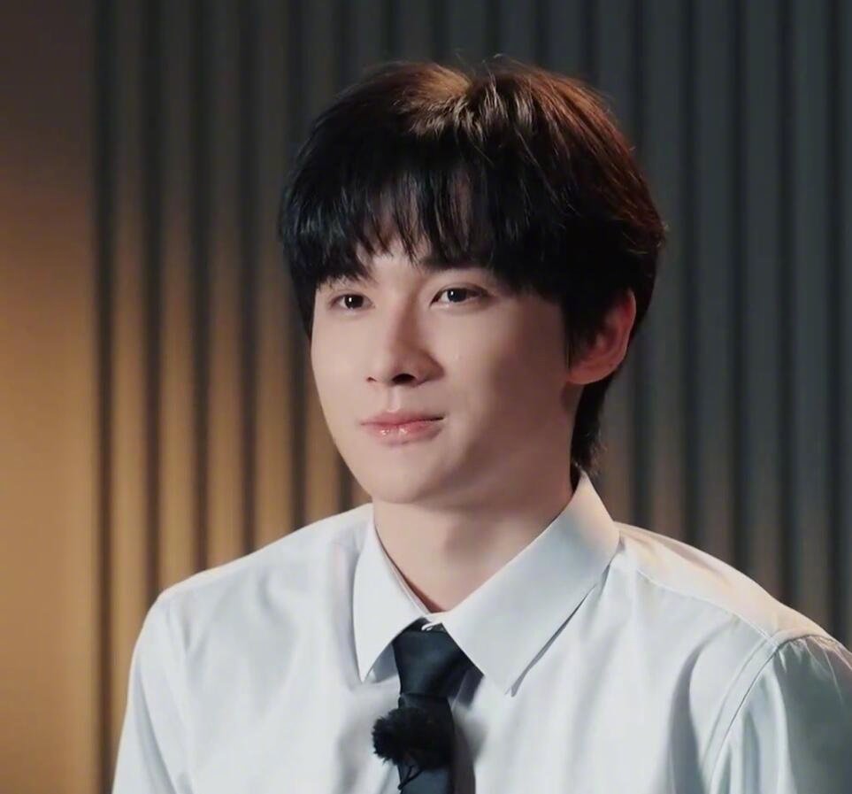 余宇涵走到哪摔到哪 呆欲系也是让余宇涵闯进来了