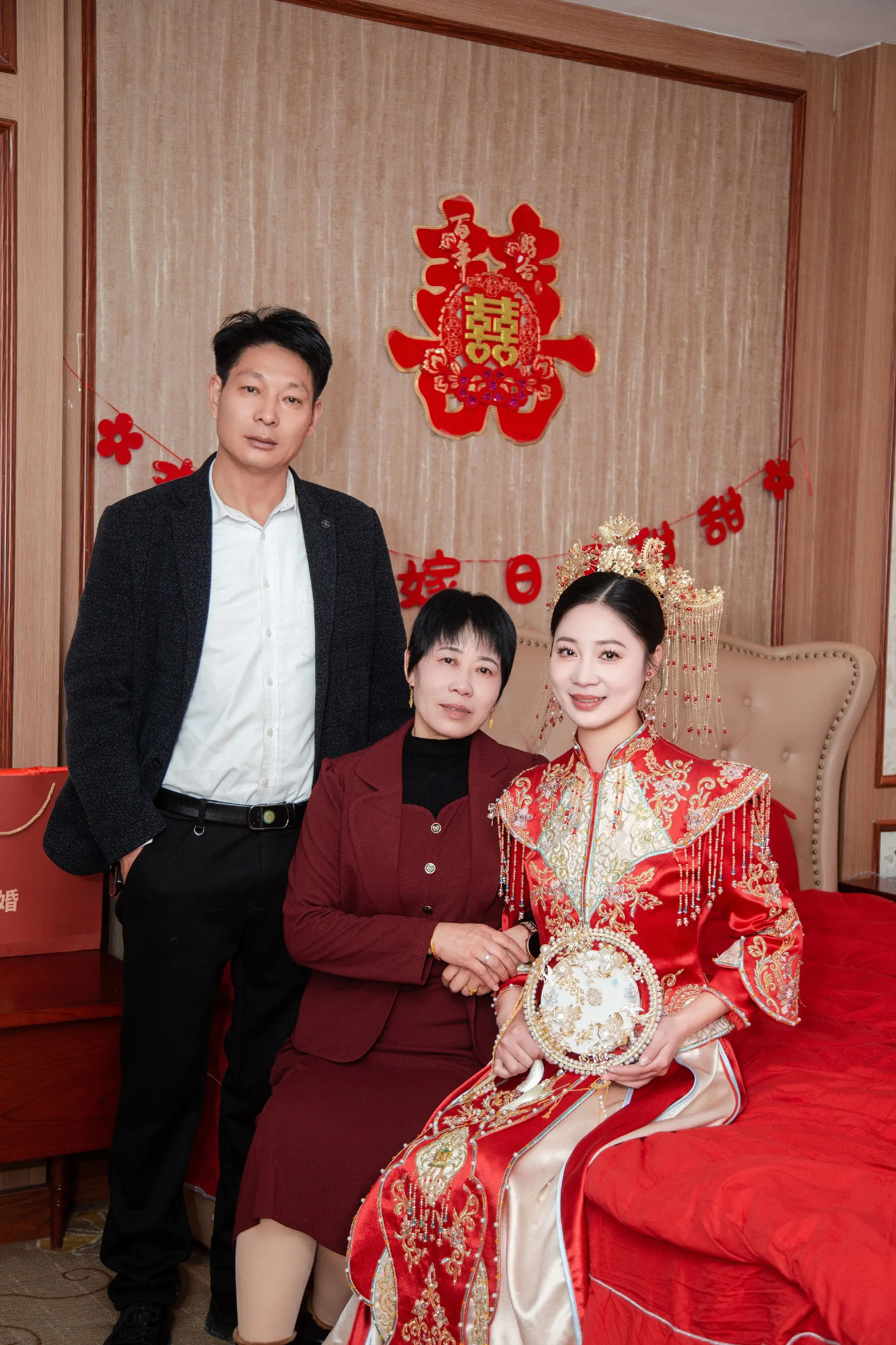 我遇见了一个美丽的女孩，我叫她一声妈妈，一叫就叫了30年妈妈，她便爱了...