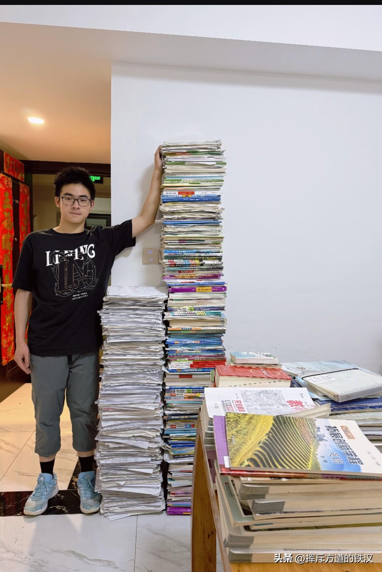 600分越来越多！高考高分越来越容易？！
  高中老师给你解析！ 举个例子——2