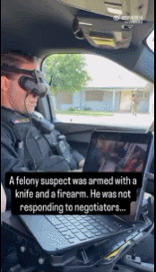 据媒体报道，日前美国萨克拉门托县警员在一次特警与嫌疑人的对峙中操控无人机夺走了后