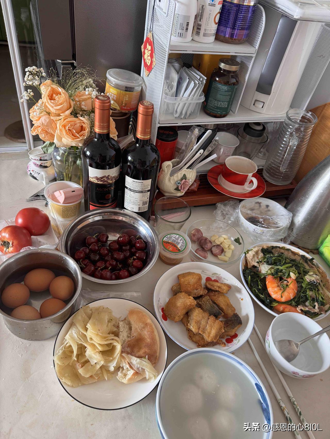 炎热的夏天，食欲都跟着下降。
每天都不知道吃什么好？

我今天的早餐，做得有点儿