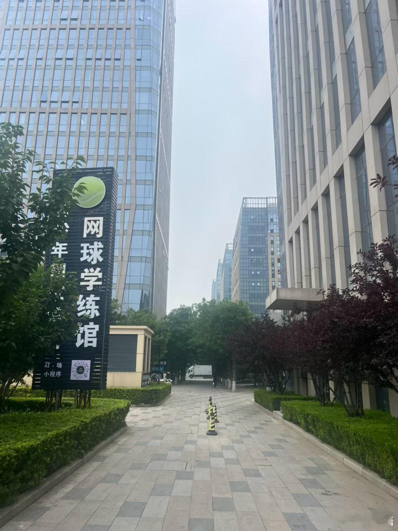 万物皆不完美，人生总有遗憾，惊艳不了谁的人生，那就温柔自己的岁月！新浪娱乐