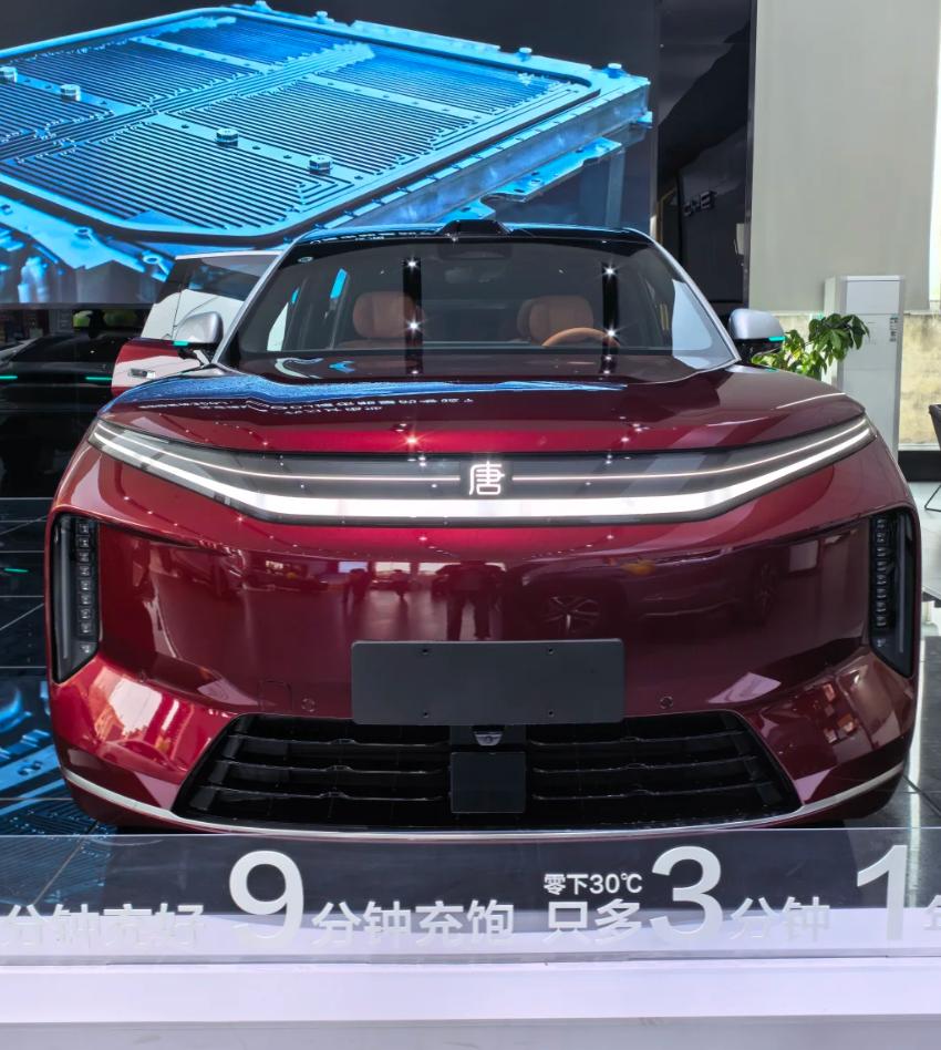 比亚迪为什么非要做这么贵的车
我一直好奇，比亚迪卖10来万的车卖得好好的，为什么