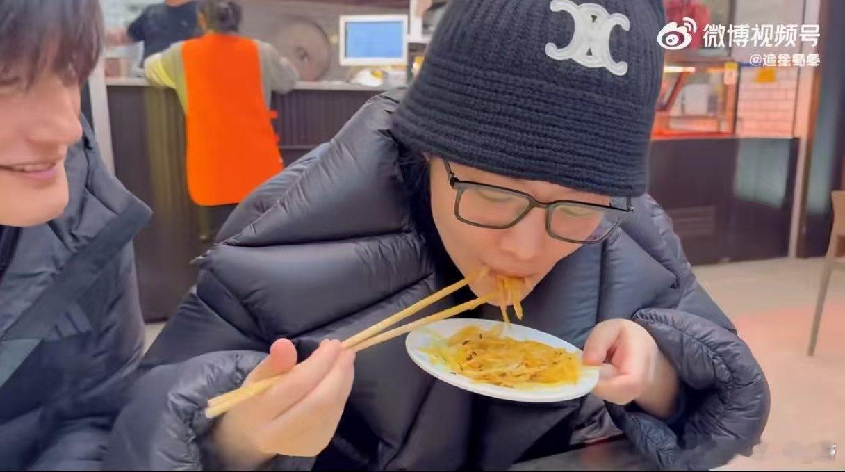 谁说纯爱天花板是韩剧？徐冬冬尹子维的vlog才是权威范本！没有剧本堆砌，只有细水