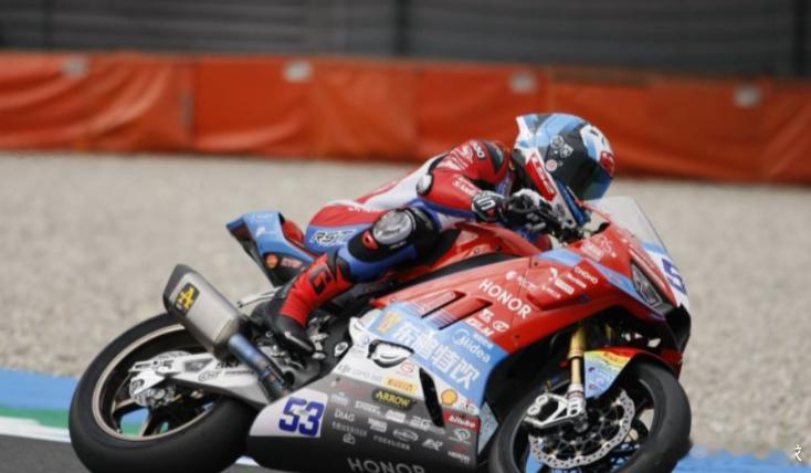 🔥炸裂欧洲！中国制造碾压全场张雪机车捷克站夺冠 WSBK捷克站WorldSSP