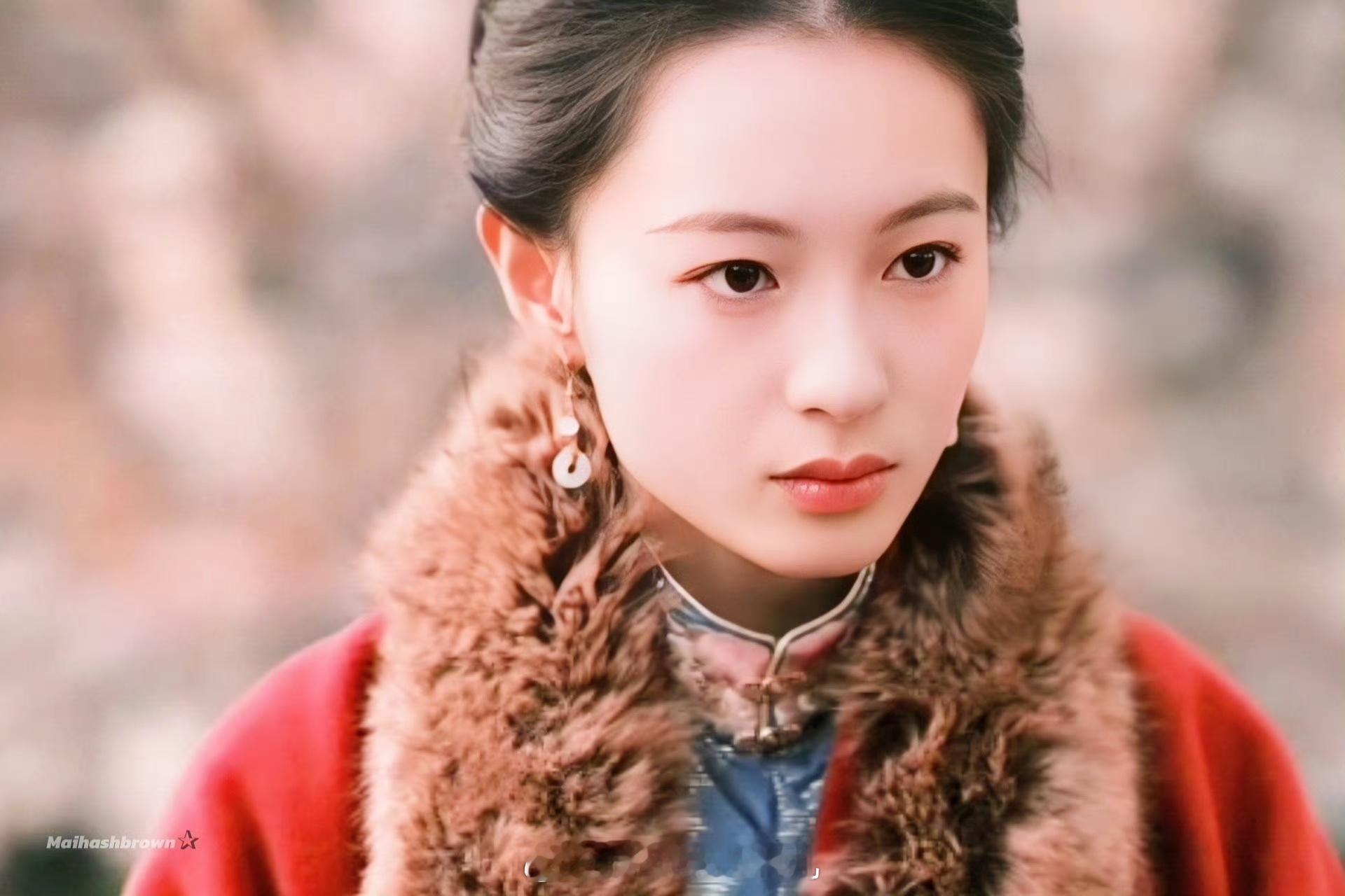 李嘉鑫古装剧抛脸李嘉鑫甘棠反差感没有主角光环加持，甘棠只能步步小心，在复杂的宅斗