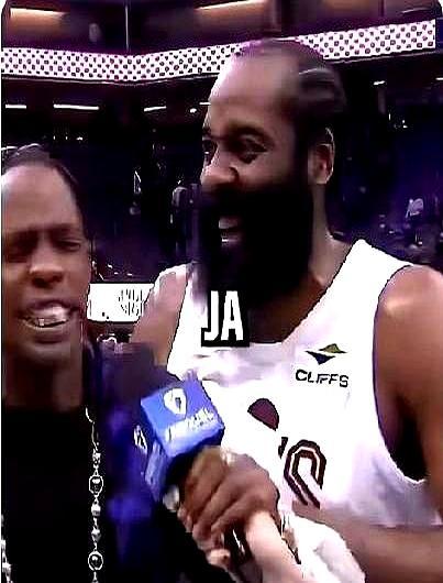 乔治走人，小卡伤停，哈登一夜之间从三当家变回了单核火箭。
 
别再提什么8000