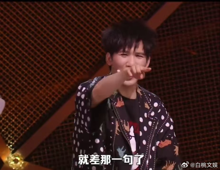 看大张伟周深为了听丹妮唱歌这么拼，我直接笑出声。俩人合唱《let it go》像