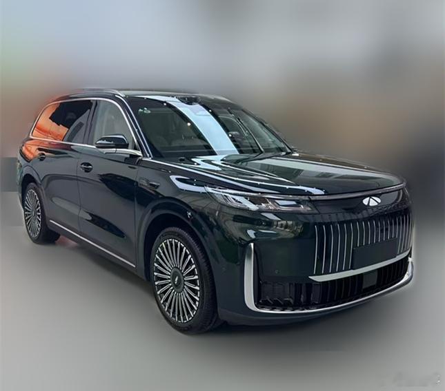 风云T11销售反馈：1，T11上市后带动了门店的客流量，休息日看车试驾的很多。不