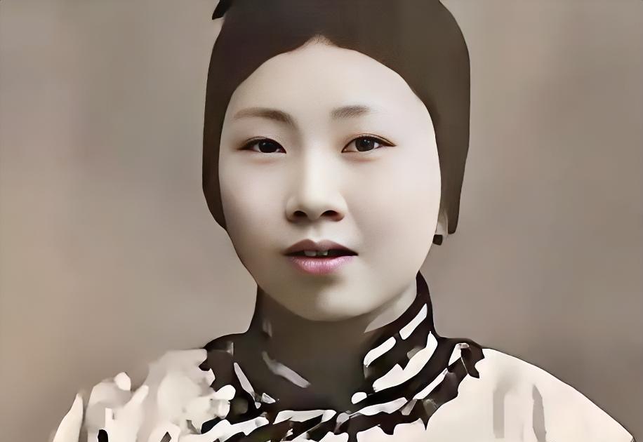 1904年，杭州富商之女，嫁给了个穷书生，陪嫁三处豪宅及上万两白银！世人皆笑她“