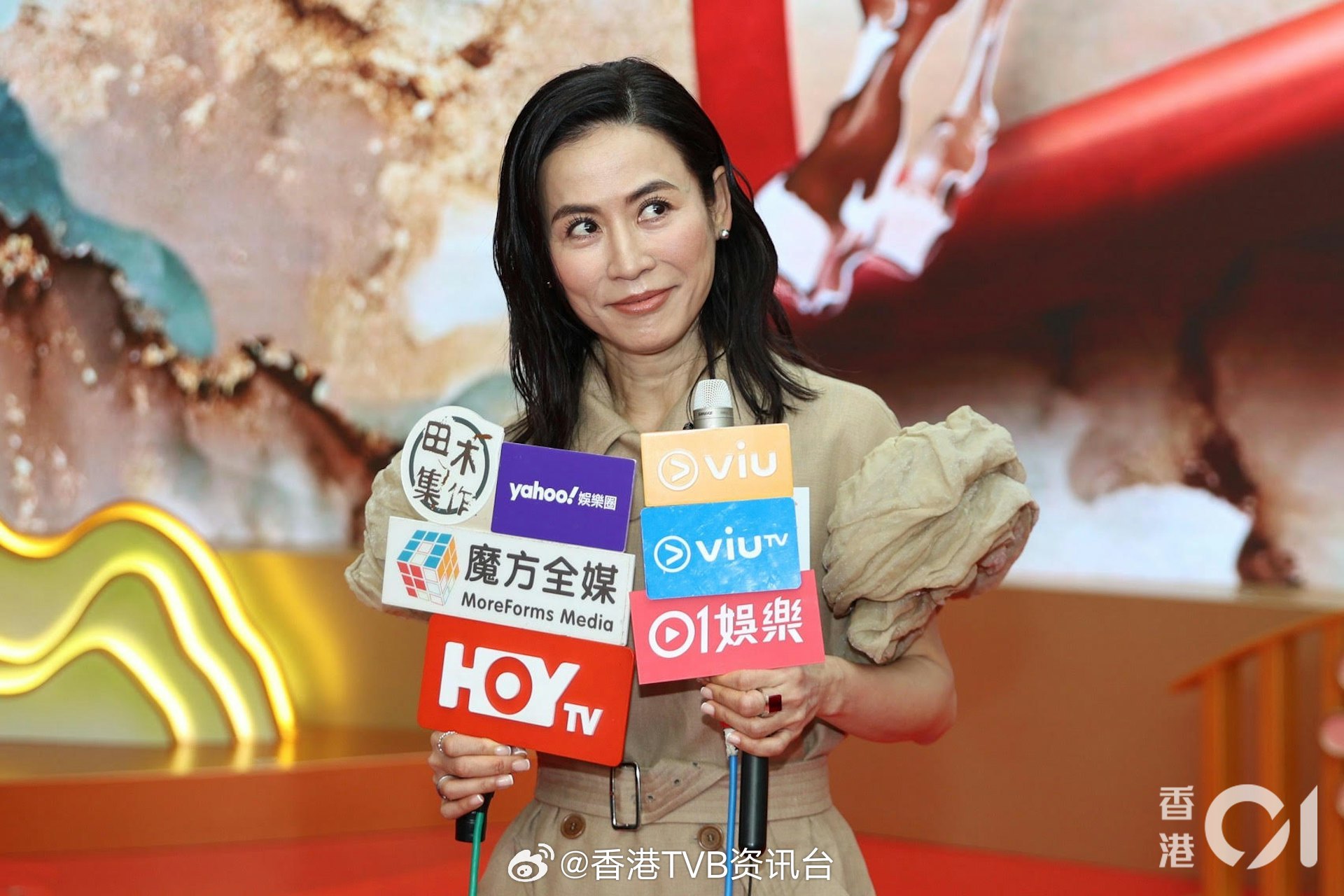 香港01：宣萱性格直率难顶“奉承文化” 闻胡定欣离巢：最紧要自己开心大忙人宣萱今