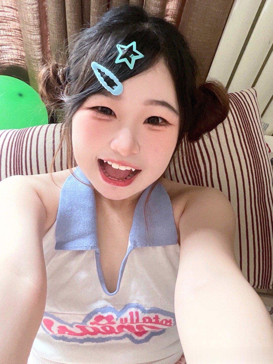 ♡ ҉☆ ҉.☆‧₊˚♡ ҉☆ ҉.☆‧₊˚五百张也挑不出一张笑的，看到的人有福