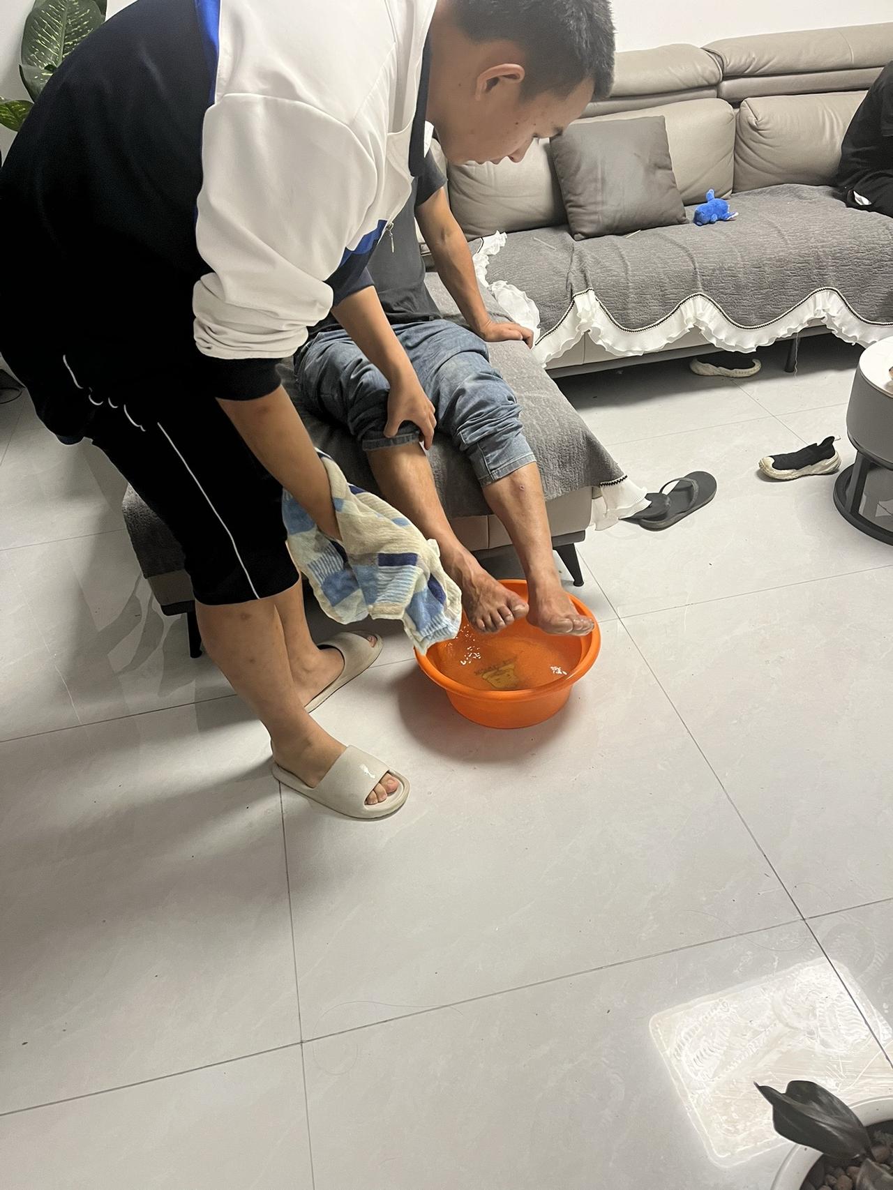 不着调的爹和暖心的仔