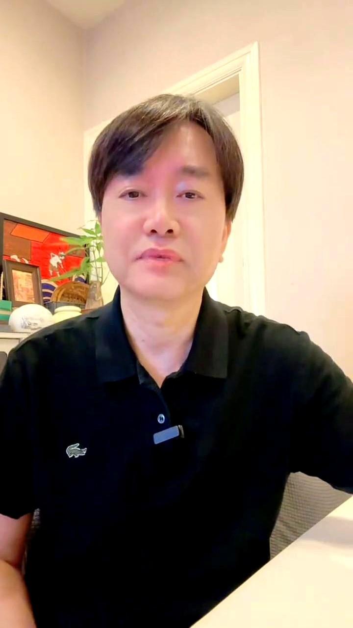 你倾心演唱，我们护你周全。徐子尧唐山站，粉丝们做到了。

当全场手机灯光亮起，汇