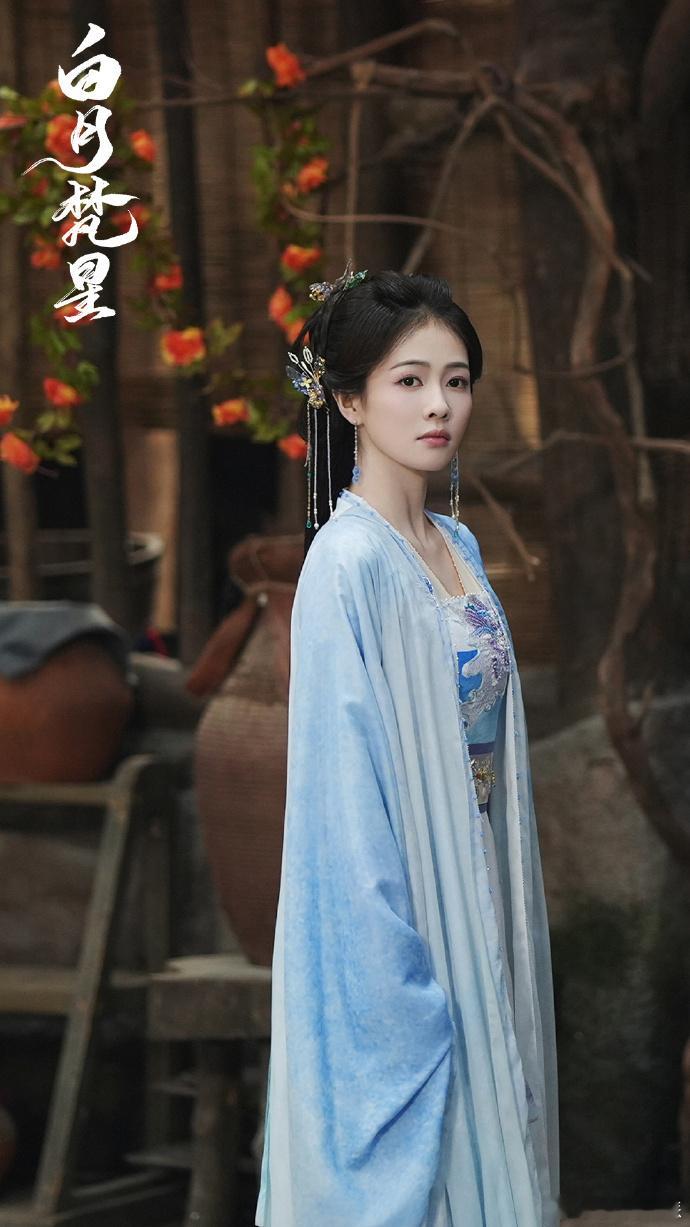 白烁第四念进度条开启  白烁第四念进度条开启，蓝衣白烁美貌持续up，每一次亮相都