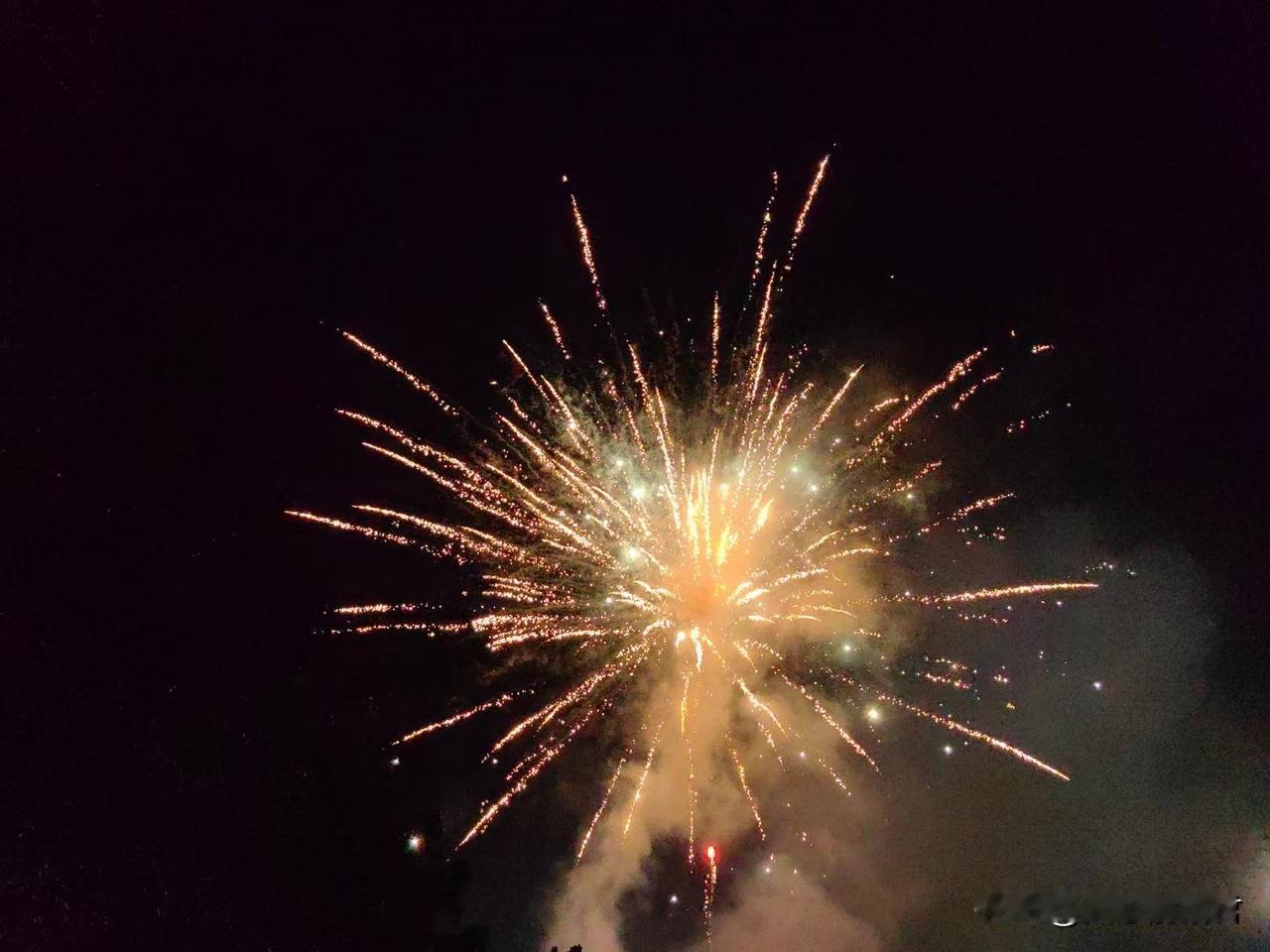 干这种事情，竹篮打水一场空，也是意料之中。一女子，和男朋友去医院打胎，在她打胎的