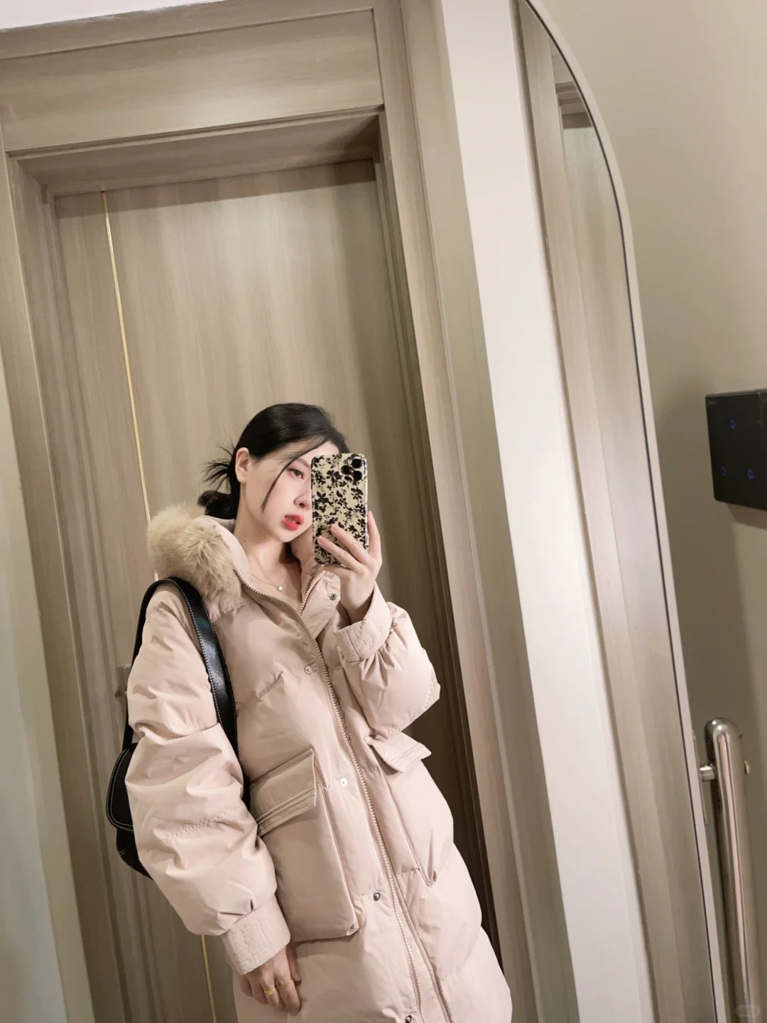 降温啦～可以穿粉嫩的羽绒服啦……