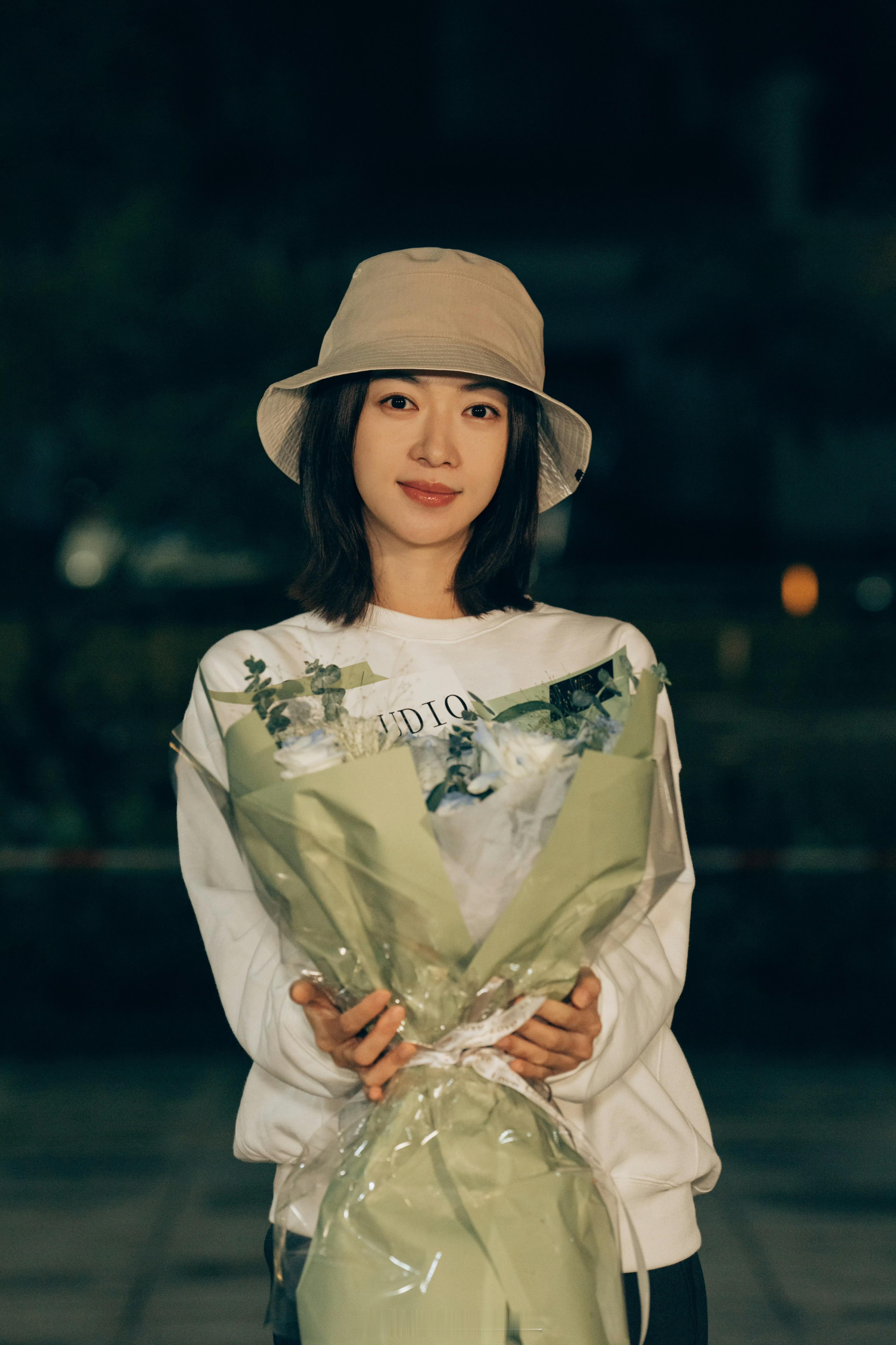 #回来的她们杀青#哇哦，终于等到这一天！《回来的她们》杀青啦！看这剧照，每个女神