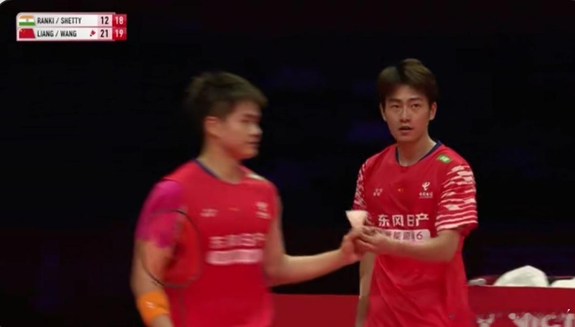 2025杭州年终赛B组梁伟铿/王昶1-2兰基雷迪/谢提（21-11 20-22 