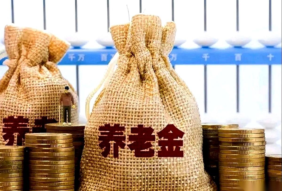 每年一到这个时候，我爸妈的家庭群就炸了。
各种“内部消息”、“红头文件”满天飞，
