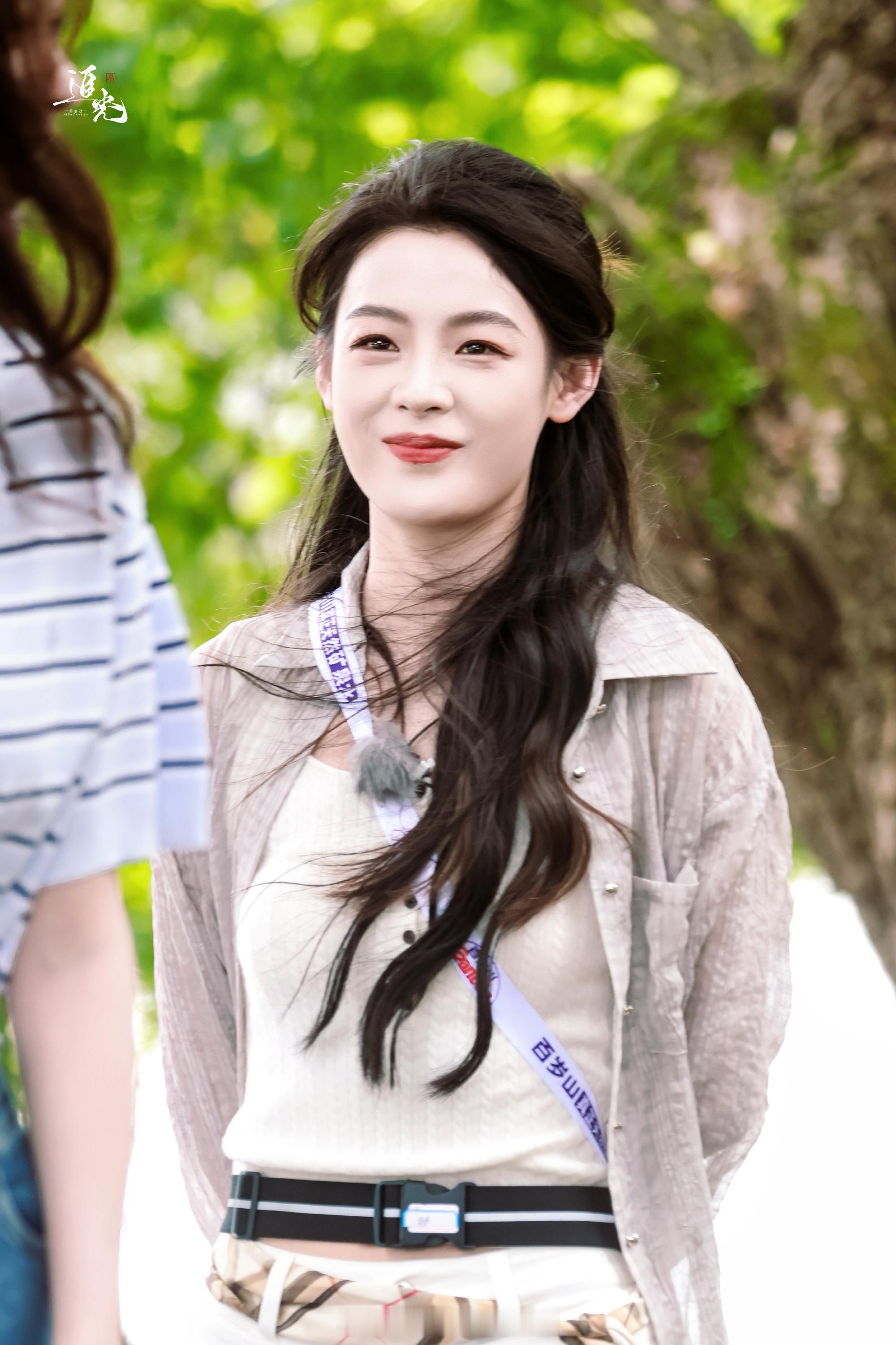 陈丽君 你好时光录制路透温柔的漂亮姐姐，忍不住想靠近的那种女孩子 ​​​
