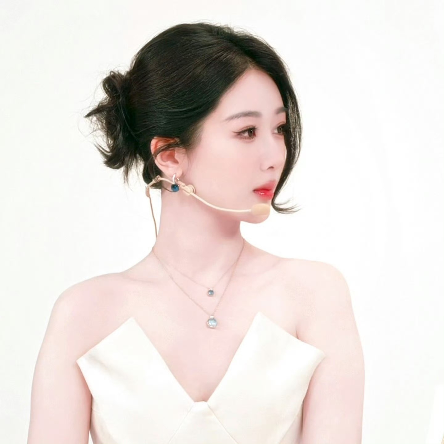 杨紫杨紫玉兰花开君再来  yz杨紫董竹君 你就是春风，不停吹动着我的心。