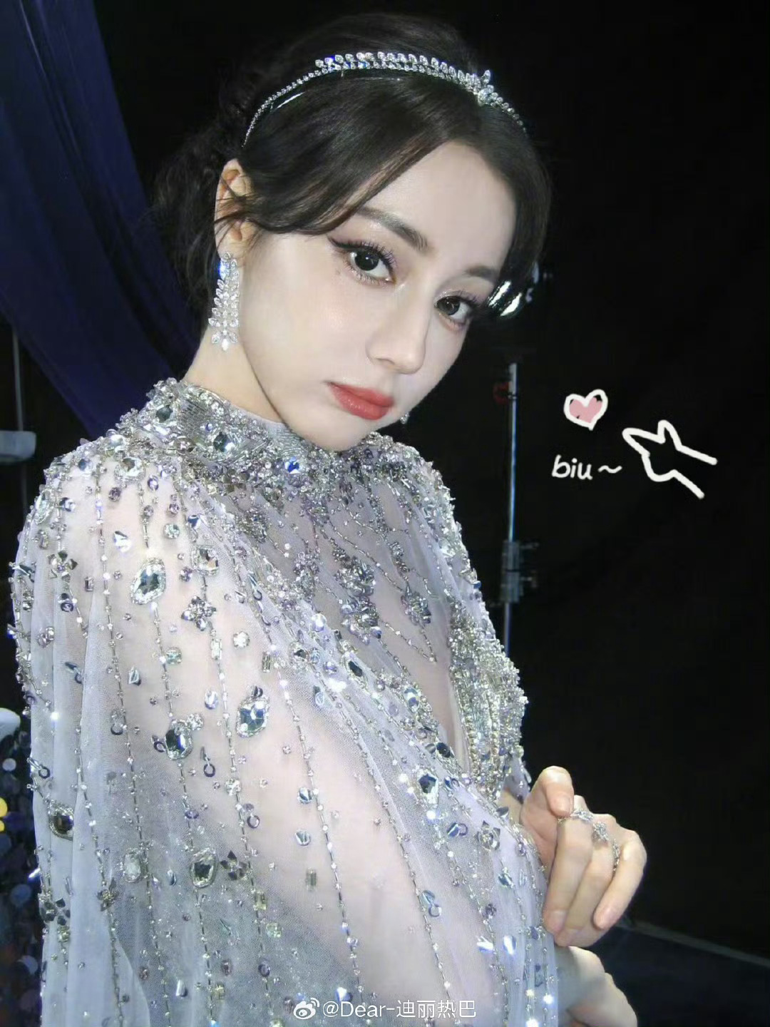 对接确认迪丽热巴安全回国迪丽热巴欢迎回家迪丽热巴对接发文确认：迪丽热巴已安全回国