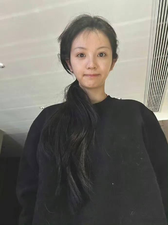 素颜，你认得出式谁吗 