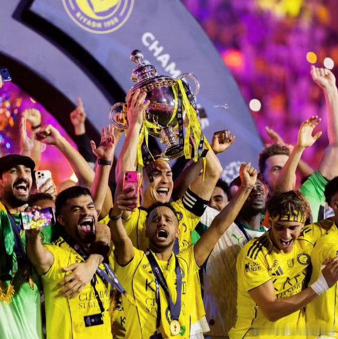 ⚽从少年到中年的世界杯记忆谁的青春里没有一场世界杯年少时熬夜追球赛，如今伴着家人